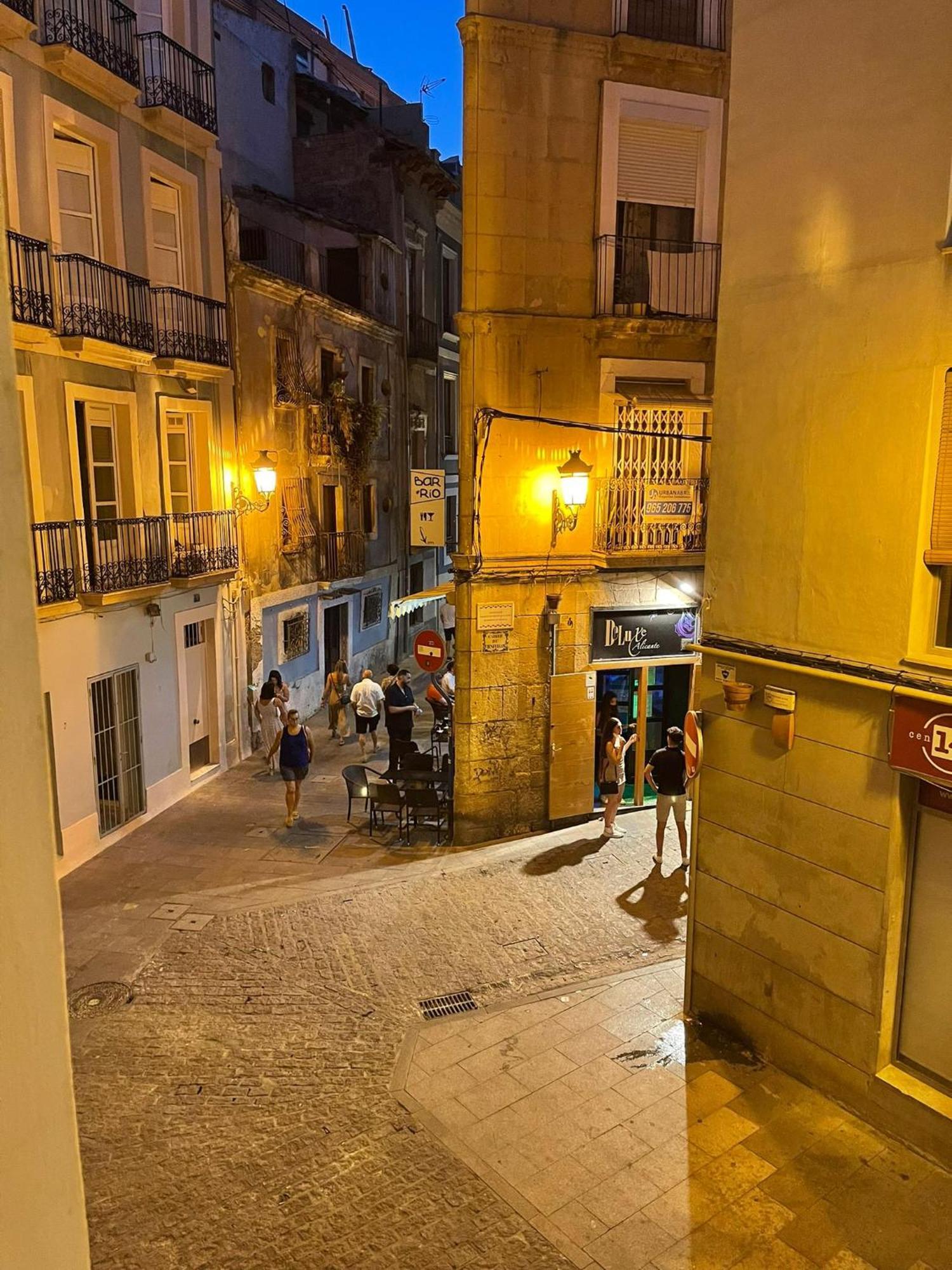Piso Casco Historico Аликанте Екстериор снимка